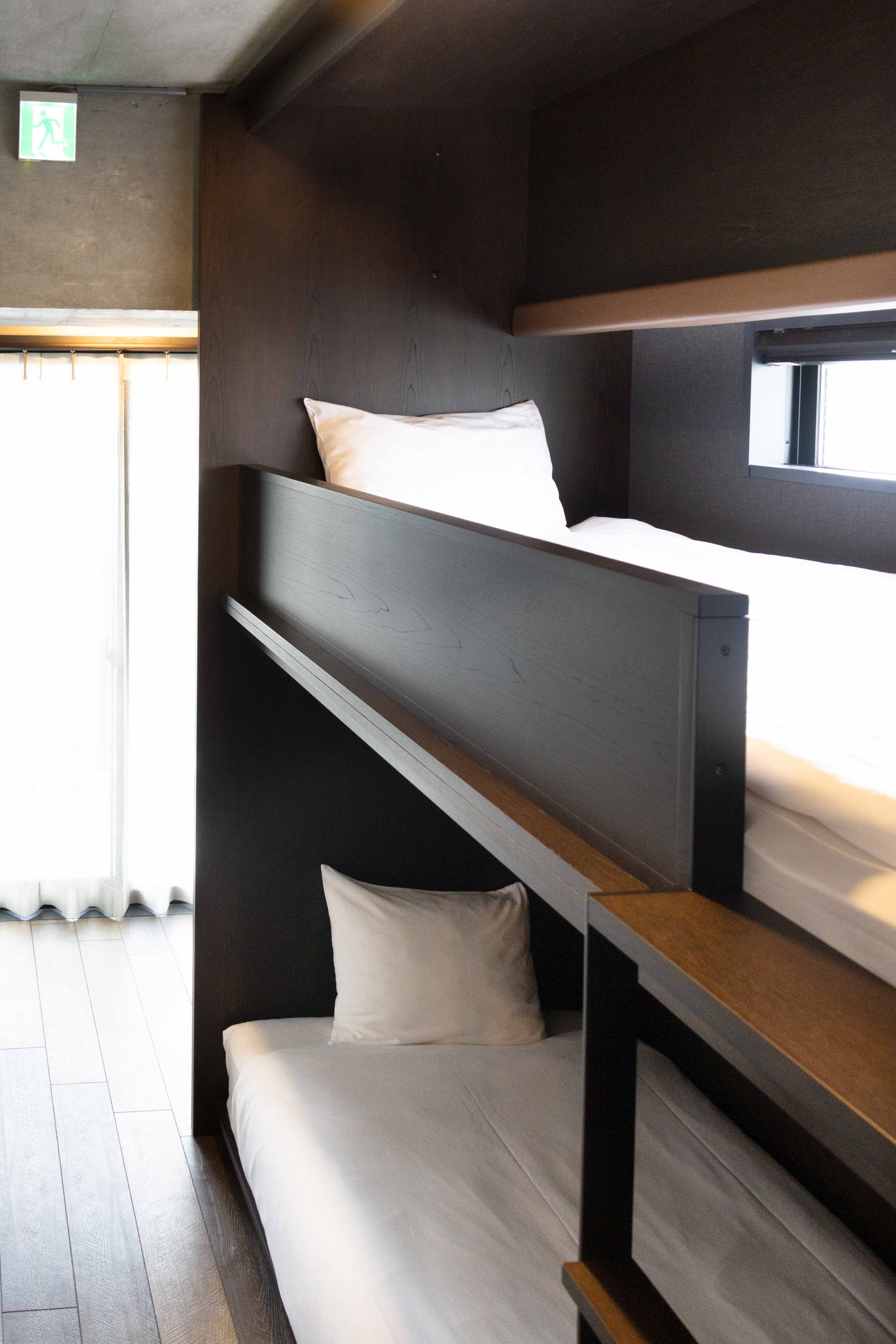 Living (Day) - 明るさと開放感のある昼のリビング